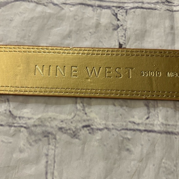 NINE WEST GENUINE LEATHER WOMENS TAN ROSE GOLD BELT SIZE MEDUIM - Picture 6 of 8